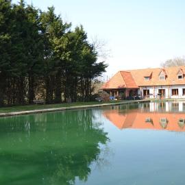 Les Étangs des Couartes, hotel sa Saint-Josse