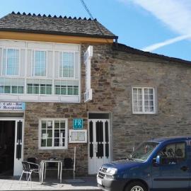 Casa David, hotel en Triacastela