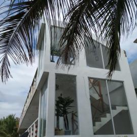 Damara Beachfront Resort、バレルのホテル