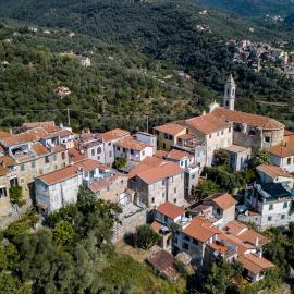 Lovely renovated apartment near Dolcedo, hotel en Dolcedo