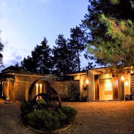 Ruth's Bed & Breakfast, hotell i Lembang