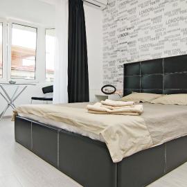 Central Studio near University Square