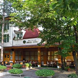 Хотел ЗЛАТНА КОТВА, hotel a Kazanlŭk