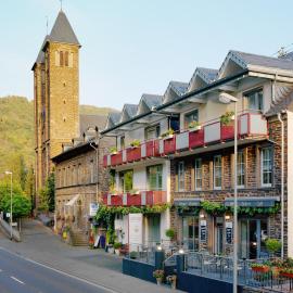 Ferienhaus Zenz - Gästezimmer im Winzerhaus, hotel in Ernst