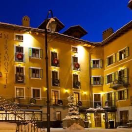 Le Miramonti Hotel Restaurant & Wellness – hotel w mieście La Thuile