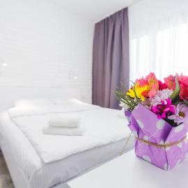 SkyHome na Nauky, Hotel in Kiew
