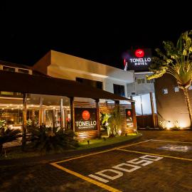 Tonello Business Hotel, hotel en Campo Mourão
