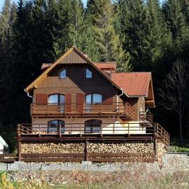 Penzión Ľadová, hotel em Stratená