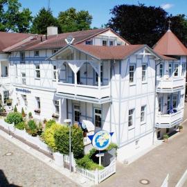"Rheinschlosschen" Villa am Meer, hotel in Göhren