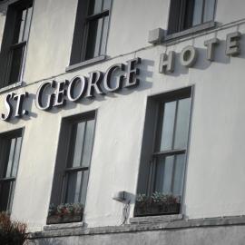 St George Hotel Rochester-Chatham, hótel í Chatham