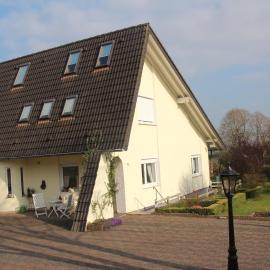 Ferienwohnung Nett, хотел в Бланкенхайм