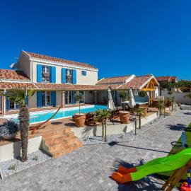 Villa Mek ZadarVillas, Hotel in Pridraga