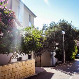 Apartmani Villa Jasminka, hotel in Podgora