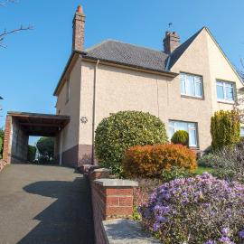 Park Road Holiday Home - Spacious 3 bedroom house with garden near Edinburgh