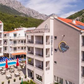 Hotel Antonija – hotel w Drveniku
