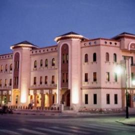 Résidence El Arich – hotel w mieście Tauzar