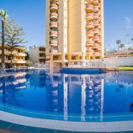 Viesnīca Apartamentos en Torres del Sol pilsētā Arona