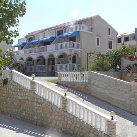 Apartments Vozab, ξενοδοχείο σε Pag