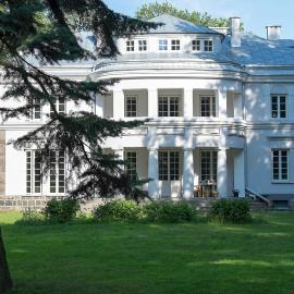 Pałac Krzykosy, hotelli kohteessa Krzykosy