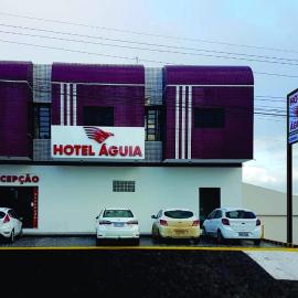Hotel Águia, ξενοδοχείο σε Teixeira de Freitas