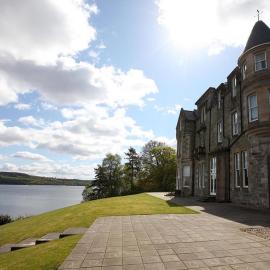 4 Lomond Castle, hotel in Balloch