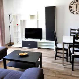 Luxury 2 bedroom APT 2 min from beach