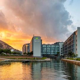aha Harbour Bridge Hotel & Suites