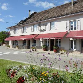 Hotel Restaurant Rolland, hotelli kohteessa Montagnieu