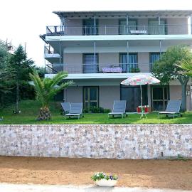 Flámbouras में, होटल patra's sea front apartment