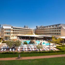 Aminess Vival Maestral Hotel، فندق في نوفيغراد استريا