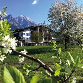 Landgasthof Bogner by SMK Event und Gastro，阿布薩姆的飯店