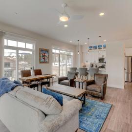 Downtown WP Corner Loft 24 I Hot Tub I Great Views I Bunk Beds I Activity Program、ウィンターパークのホテル
