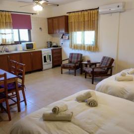 Sunset Guest House, hotel din Koruçam