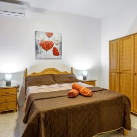 Dolphin Court, hotel u gradu Marsalforn