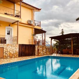Villa Saron, hotel en Corinto