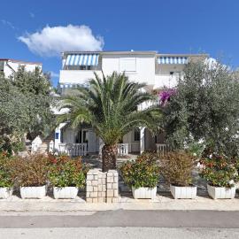 Apartments Family Gligora, hotell i Mandre