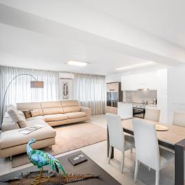 Fior Apartments Lofts、メラーノのホテル