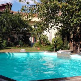 Le Patio Gironnais, hotel in Saint-Girons