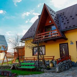 Domek Koniec Świata, hotel a Dzianisz