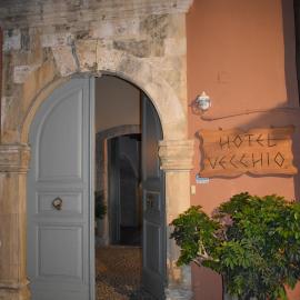 Vecchio Hotel، فندق في مدينة ريثيمنو