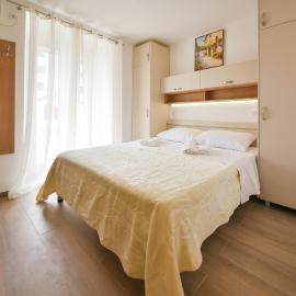 Apartmani Ljubo Rafailovic 2, hotel in Rafailovici
