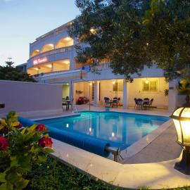 Villa Daniela, khách sạn ở Bol