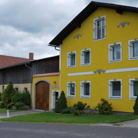 Bauernhof Familie Tauber-Scheidl, hotel en Grossmeinharts