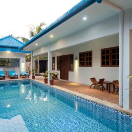 Lovina Oasis Hotel, hotel sa Lovina