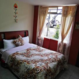 Tababela में, होटल Hostal Mariscal Sucre