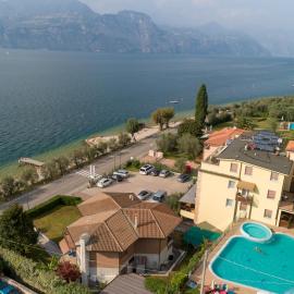 Residence Rosemary, khách sạn ở Brenzone sul Garda