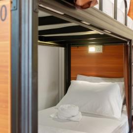 7 Wonders Hostel at Upper Dickson, hotel in Singapore