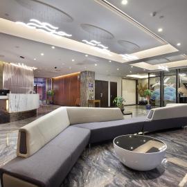 Wing Hotel Guilin - Central Square, hotel di Guilin