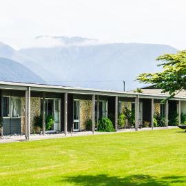 Heartland Hotel Haast, hotel di Haast