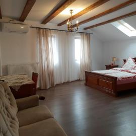 Casa Dorgo, хотел в Lipova